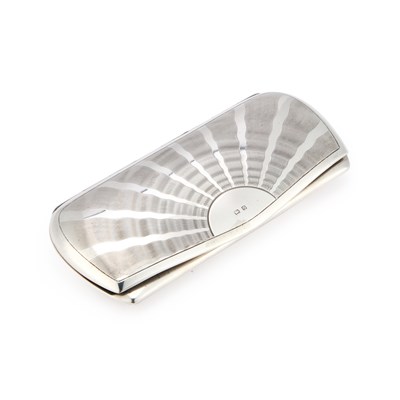 Lot 396 - AN ART DECO SILVER GLASSES CASE