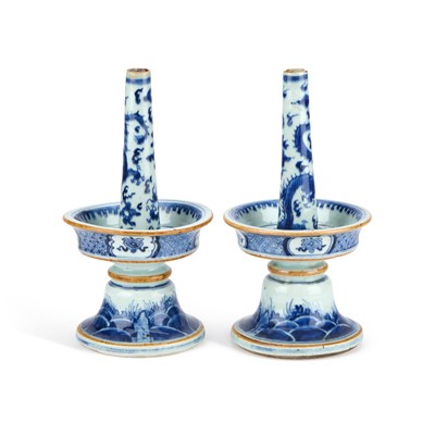 Lot 140 - A PAIR OF CHINESE BLUE AND WHITE PORCELAIN ALTAR STICKS