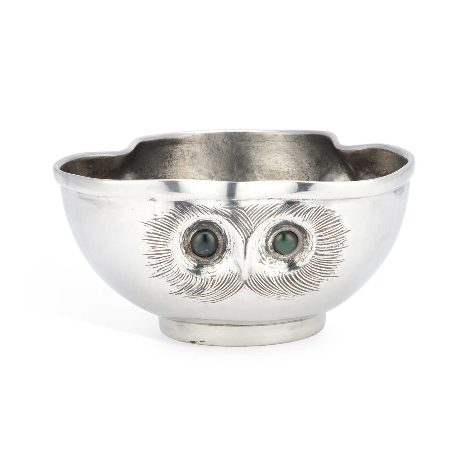 Lot 278 - A LIBERTY & CO TUDRIC PEWTER 'OWL' BOWL
