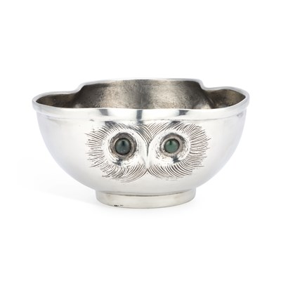 Lot 221 - A LIBERTY & CO TUDRIC PEWTER 'OWL' BOWL