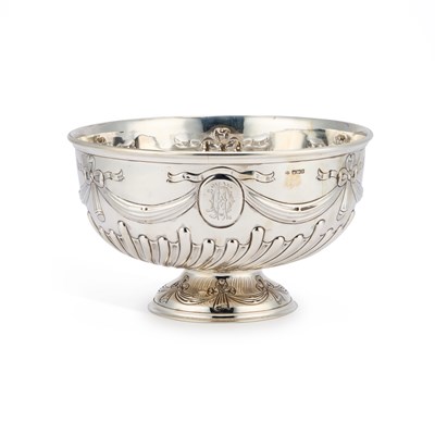 Lot 382 - A LARGE EDWARDIAN SILVER ROSE BOWL