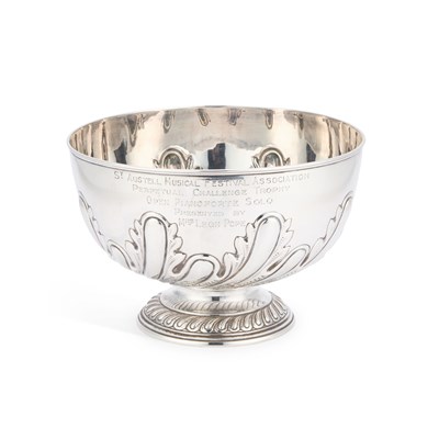 Lot 474 - A LARGE VICTORIAN SILVER ROSE BOWL