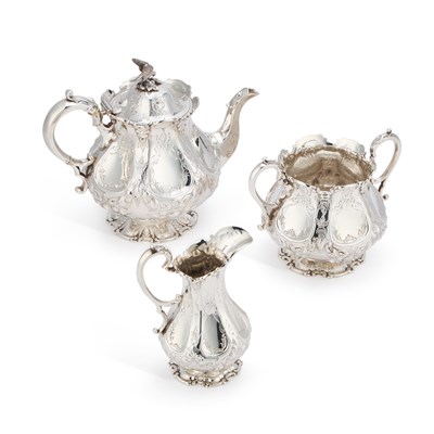 Lot 510 - A FINE VICTORIAN SILVER THREE-PIECE TEA SERVICE