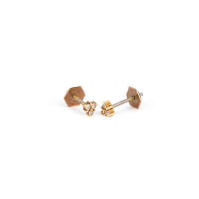 Lot A PAIR OF 9 CARAT GOLD DIAMOND CLUSTER STUD EARRINGS