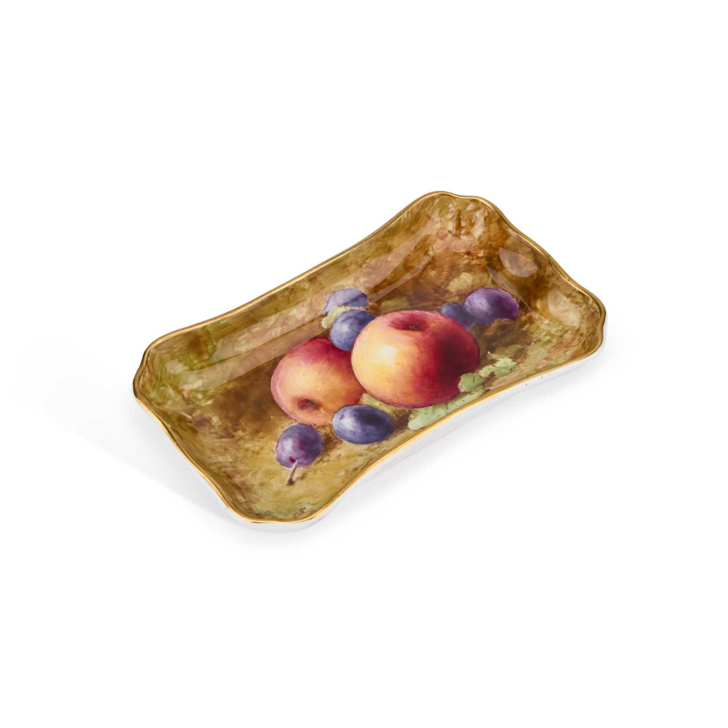 Lot 174 - A ROYAL WORCESTER FRUIT PAINTED DISH