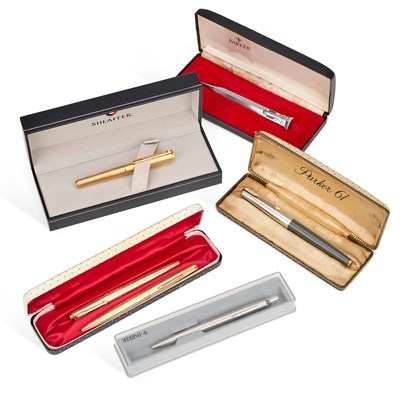 Lot 401 - A GROUP OF PENS AND A PROPELLING PENCIL