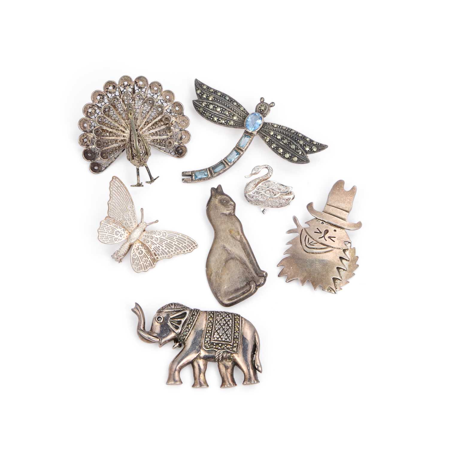Lot 840 - A COLLECTION OF NOVELTY ANIMAL AND INSECT BROOCHES