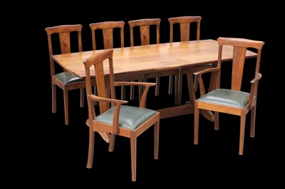 Lot 437 - ALAN GRAINGER, AN ACORNMAN OAK 'WISHBONE' DINING TABLE AND SIX CHAIRS