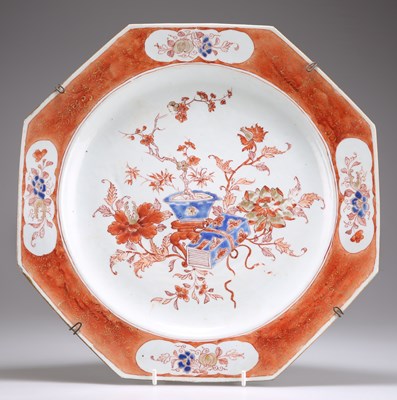 Lot 136 - A CHINESE IMARI CHARGER, 18TH CENTURY