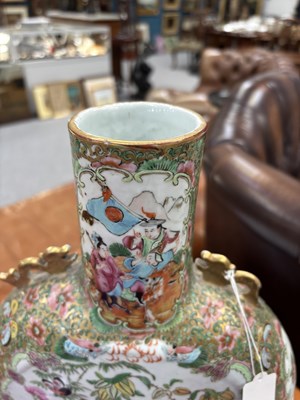 Lot 200 - A LARGE CHINESE FAMILLE ROSE MOONFLASK