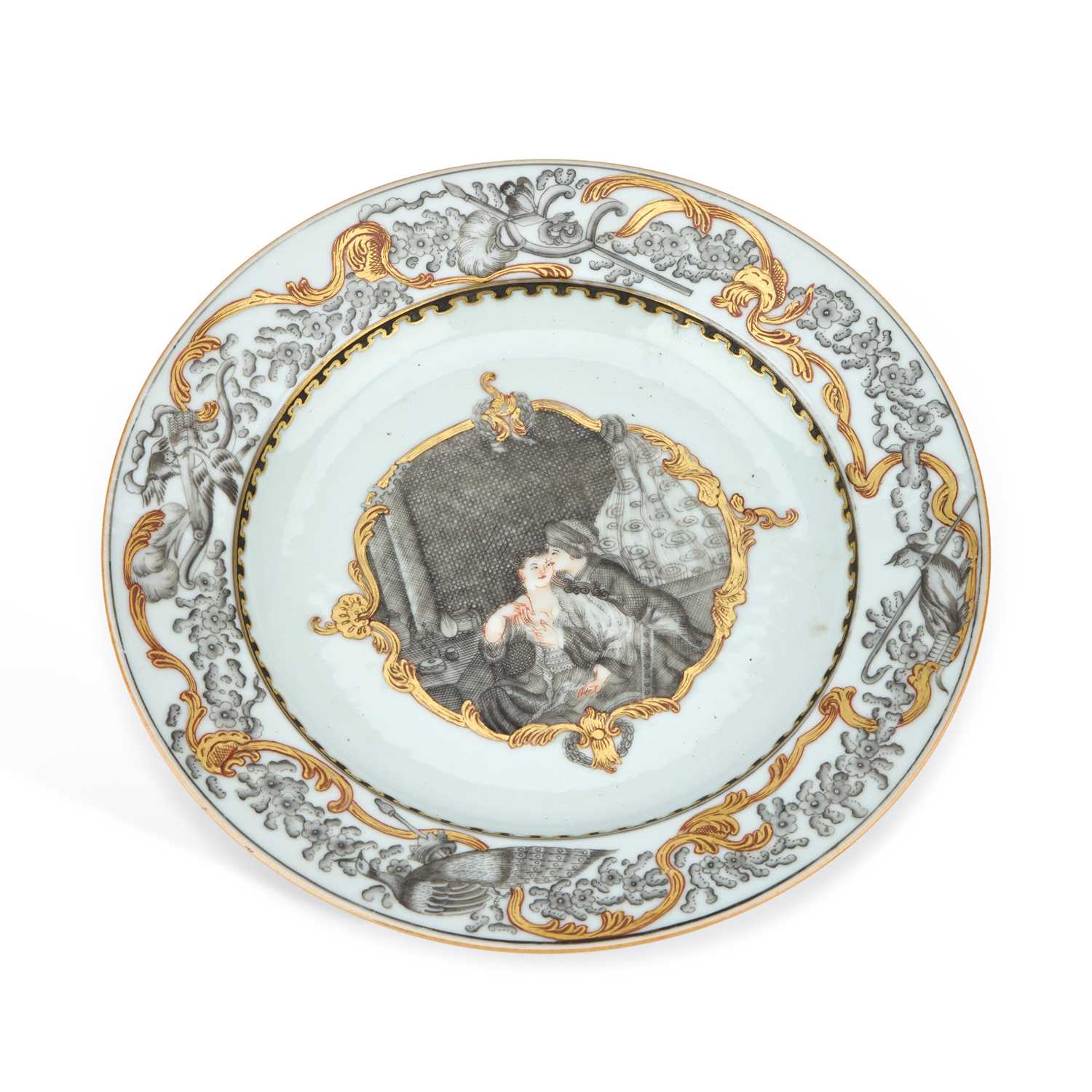 Lot 178 - A CHINESE GRISAILLE-DECORATED PORCELAIN PLATE