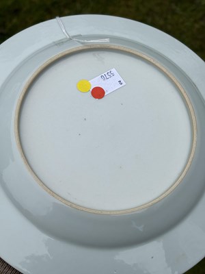 Lot 178 - A CHINESE GRISAILLE-DECORATED PORCELAIN PLATE