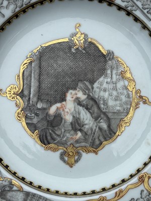 Lot 178 - A CHINESE GRISAILLE-DECORATED PORCELAIN PLATE