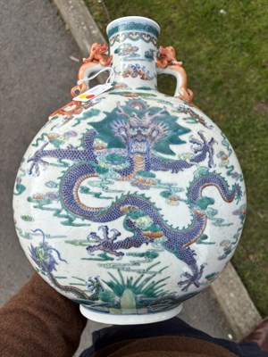 Lot 183 - A LARGE CHINESE PORCELAIN 'DRAGON' MOONFLASK, BIANHU