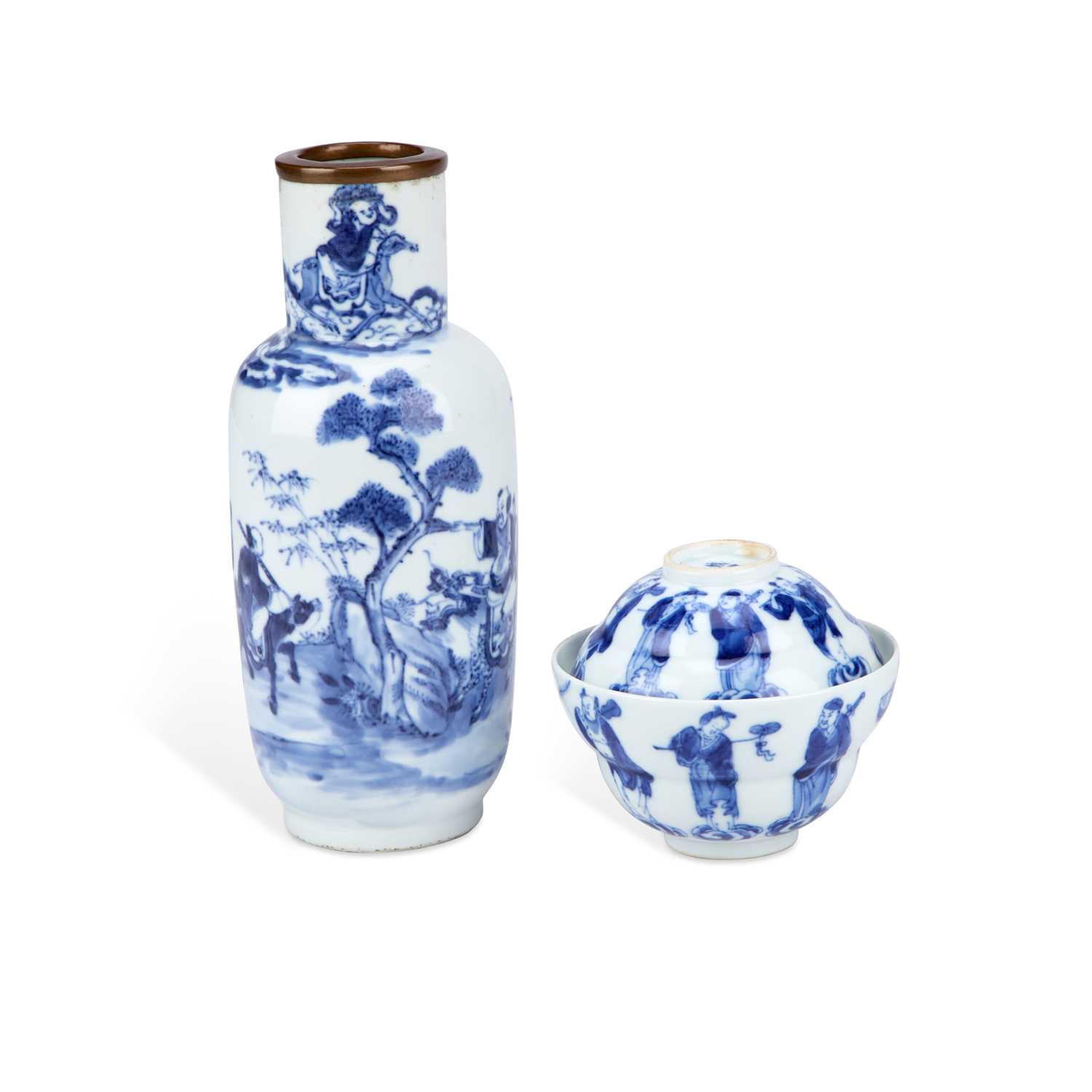 Lot 186 - A CHINESE BLUE AND WHITE PORCELAIN VASE AND A CHINESE BLUE AND WHITE COVERED BOWL