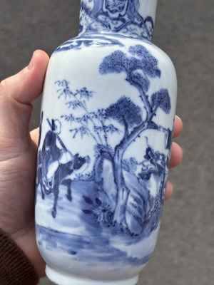Lot 186 - A CHINESE BLUE AND WHITE PORCELAIN VASE AND A CHINESE BLUE AND WHITE COVERED BOWL