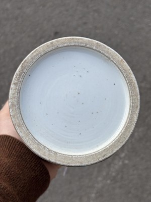 Lot 182 - A CHINESE FAMILLE ROSE PORCELAIN BRUSH POT