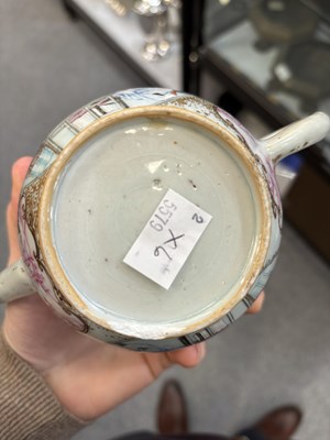 Lot 214 - AN 18TH CENTURY CHINESE PORCELAIN TEAPOT