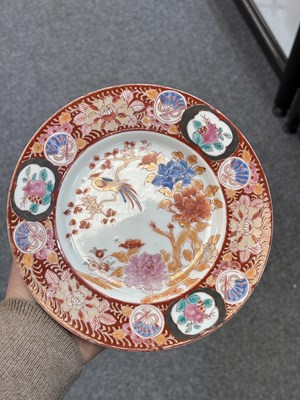 Lot 214 - AN 18TH CENTURY CHINESE PORCELAIN TEAPOT