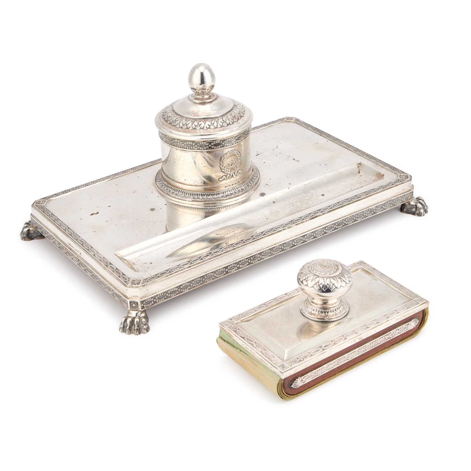 Lot AN EARLY 20TH CENTURY SWEDISH SILVER INKSTAND AND BLOTTER