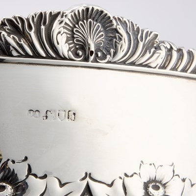 Lot 615 - A LARGE EDWARDIAN SILVER PUNCH BOWL