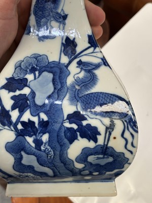 Lot 228 - A CHINESE BLUE AND WHITE 'PHOENIX' VASE