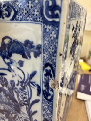 Lot 195 - A CHINESE BLUE AND WHITE TABLE LAMP