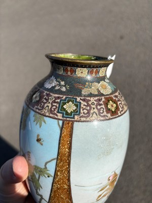 Lot 239 - A JAPANESE CLOISONNÉ ENAMEL VASE