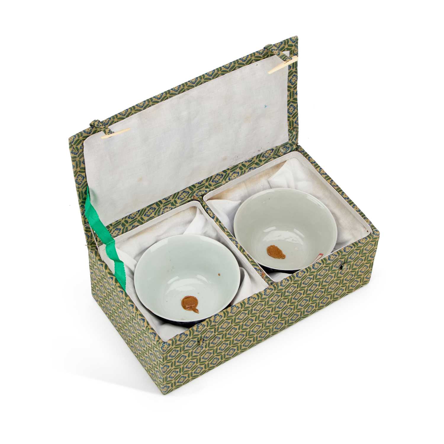 Lot 81 - A PAIR OF CHINESE PORCELAIN BLUE AND WHITE BOWLS