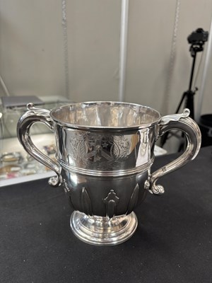 Lot 438 - A GEORGE I SILVER CUP AND COVER