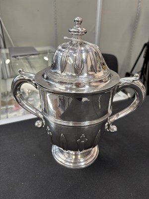 Lot 438 - A GEORGE I SILVER CUP AND COVER