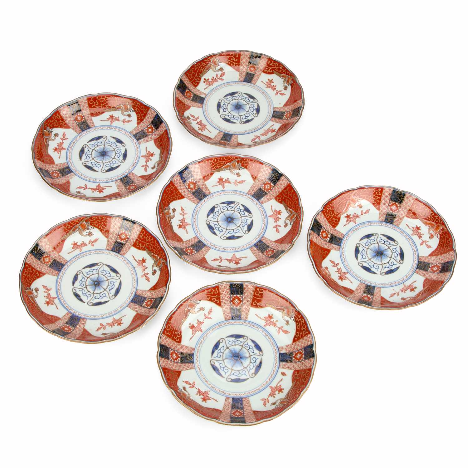 Lot 27 - A SET OF SIX JAPANESE IMARI DISHES