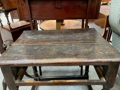 Lot 213 - A 17TH CENTURY OAK SIDE TABLE