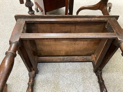 Lot 213 - A 17TH CENTURY OAK SIDE TABLE