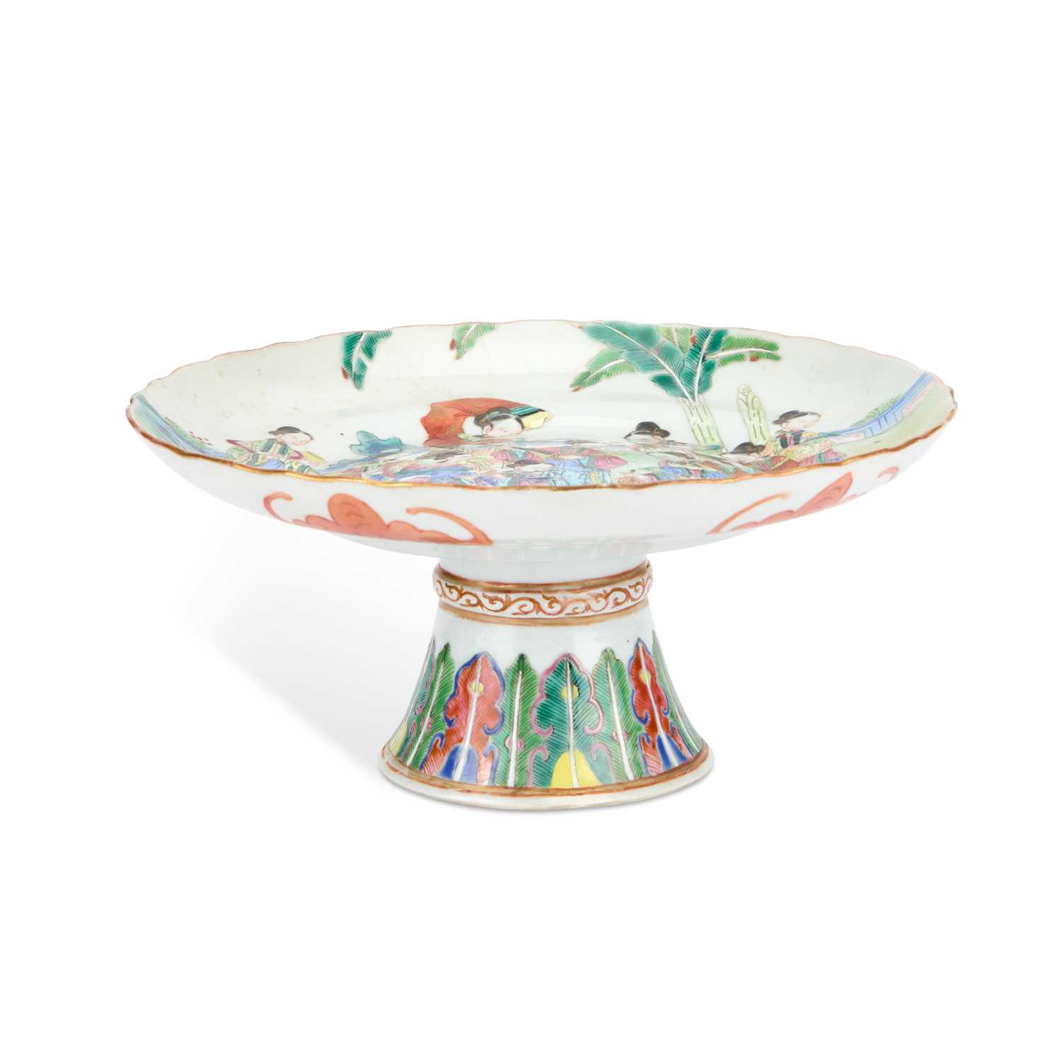 Lot 56 - A CHINESE FAMILLE ROSE PORCELAIN STAND
