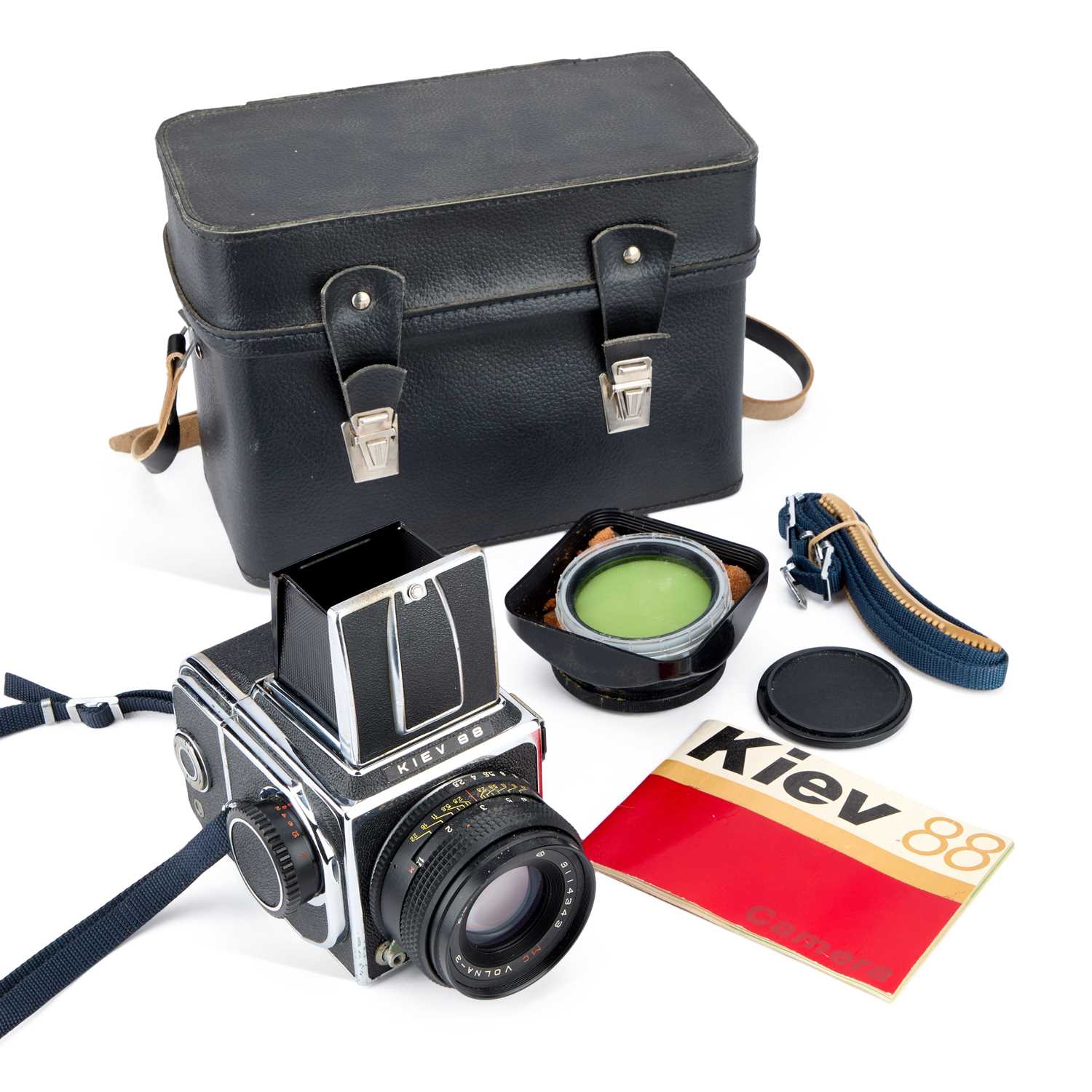 Lot 586 - A KIEV 88 MEDIUM FORMAT FILM CAMERA