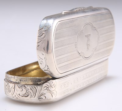 Lot 1303 - A VICTORIAN SILVER SNUFF BOX