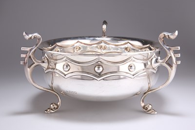 Lot 1399 - AN ARTS AND CRAFTS SILVER BOWL