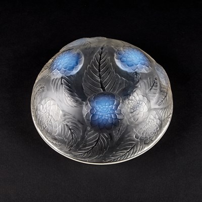 Lot 12 - RENÉ LALIQUE (FRENCH, 1860-1945), A 'DAHLIAS' BOWL, DESIGNED 1921