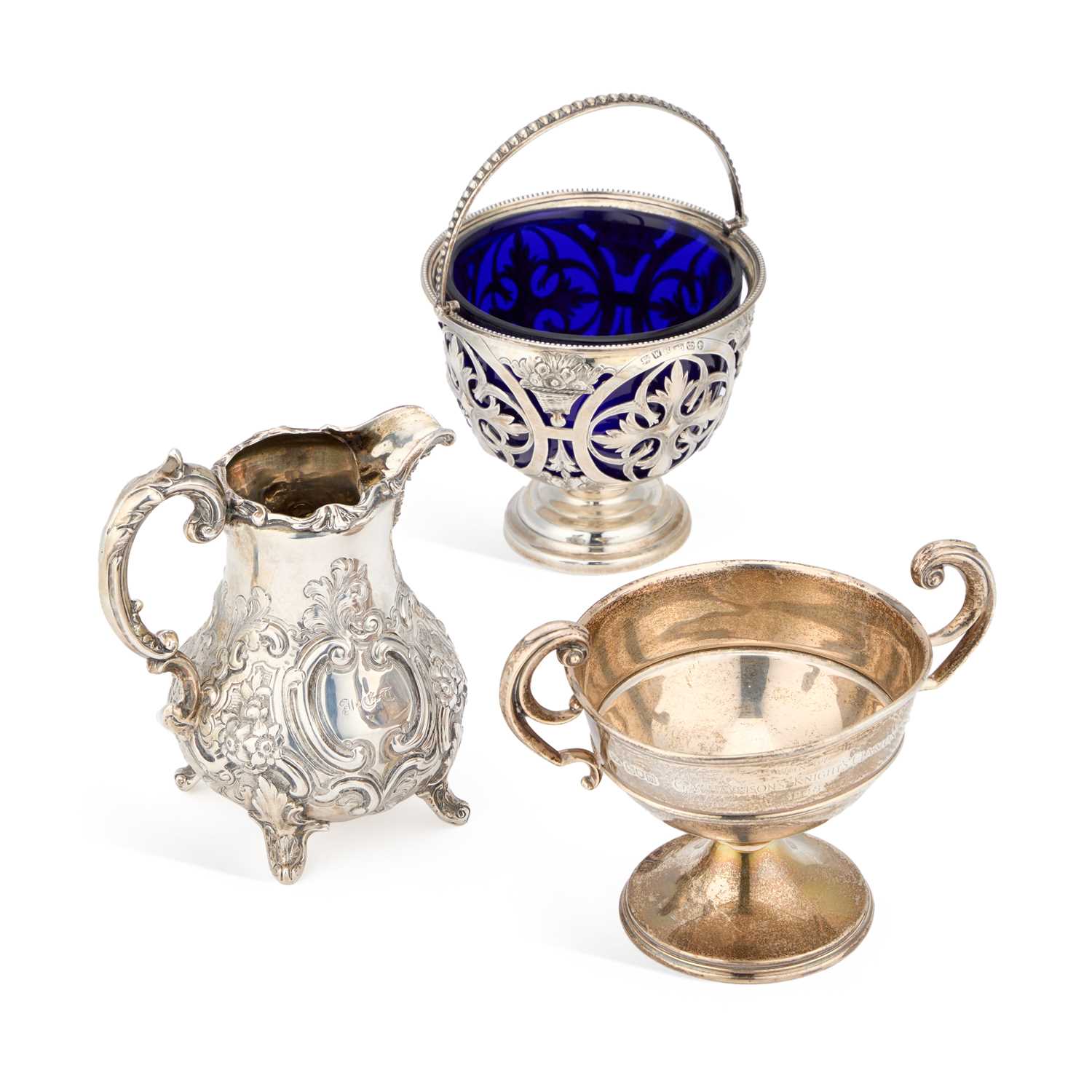 Lot 127 - A VICTORIAN SILVER CREAM JUG