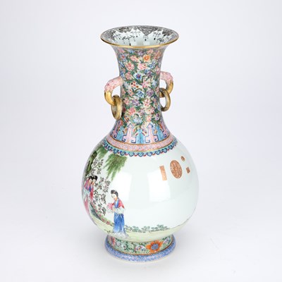 Lot 65 - A CHINESE FAMILLE ROSE PORCELAIN VASE