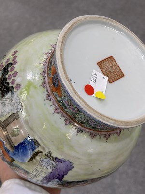 Lot 65 - A CHINESE FAMILLE ROSE PORCELAIN VASE