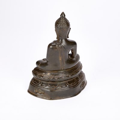 Lot 86 - A BRONZE BUDDHA