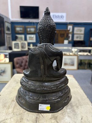 Lot 86 - A BRONZE BUDDHA