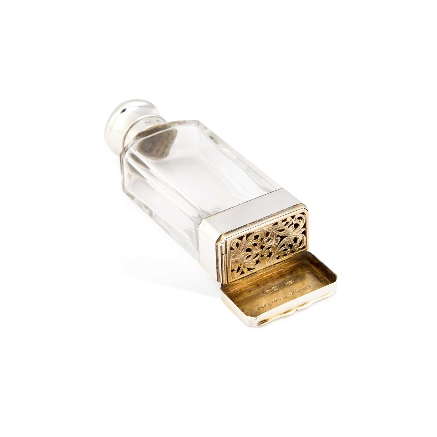 Lot 128 - A VICTORIAN SILVER-MOUNTED SCENT BOTTLE AND VINAIGRETTE COMBINATION