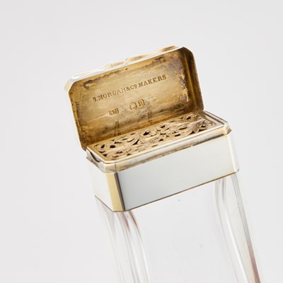 Lot 128 - A VICTORIAN SILVER-MOUNTED SCENT BOTTLE AND VINAIGRETTE COMBINATION