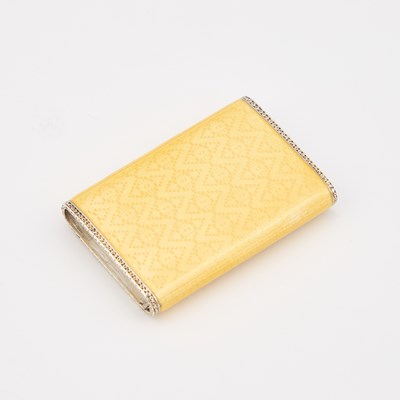 Lot 236 - AN EARLY 20TH CENTURY CONTINENTAL SILVER AND ENAMEL SNUFF BOX