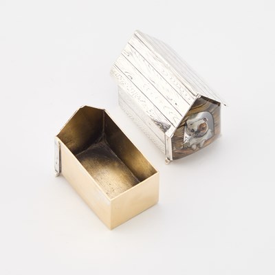 Lot 138 - A VICTORIAN SILVER AND ESSEX CRYSTAL NOVELTY VESTA CASE