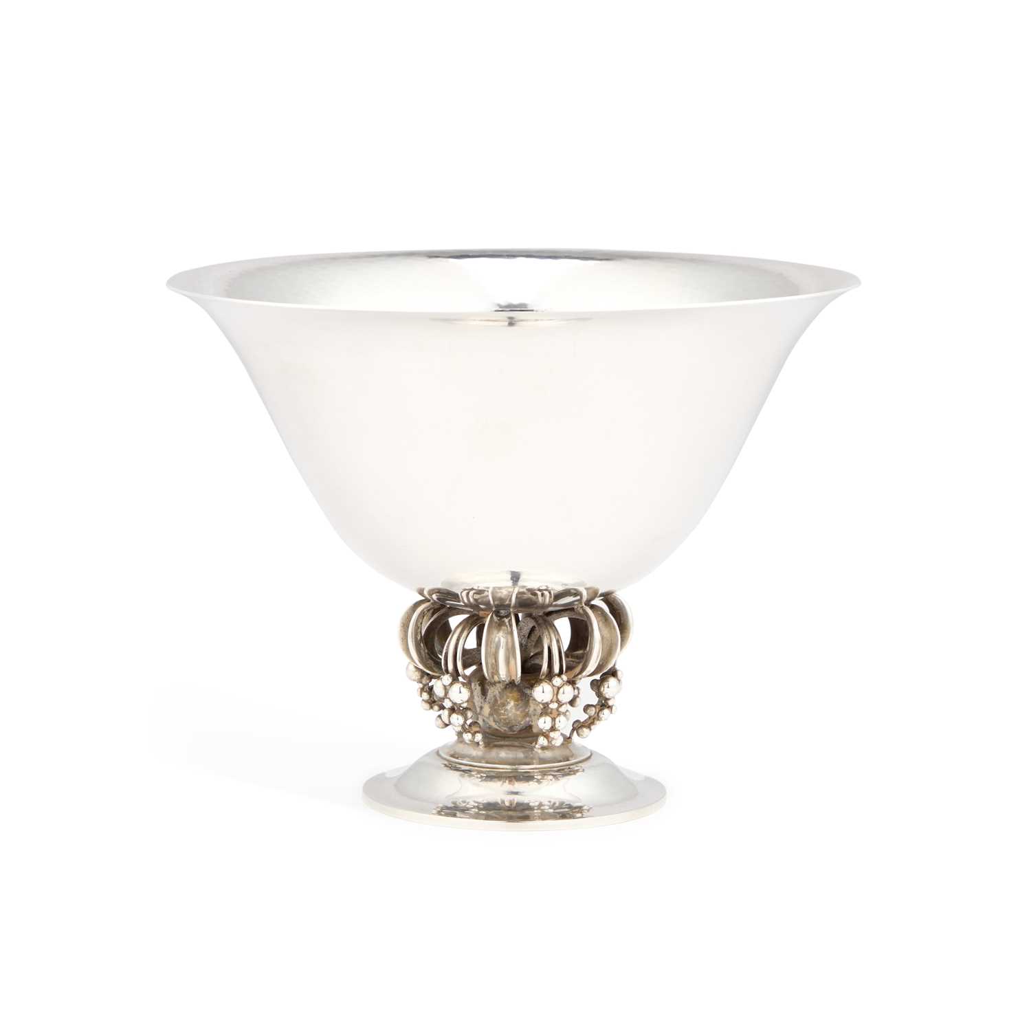 Lot 105 - HARALD NIELSEN FOR GEORG JENSEN, A DANISH STERLING SILVER BOWL