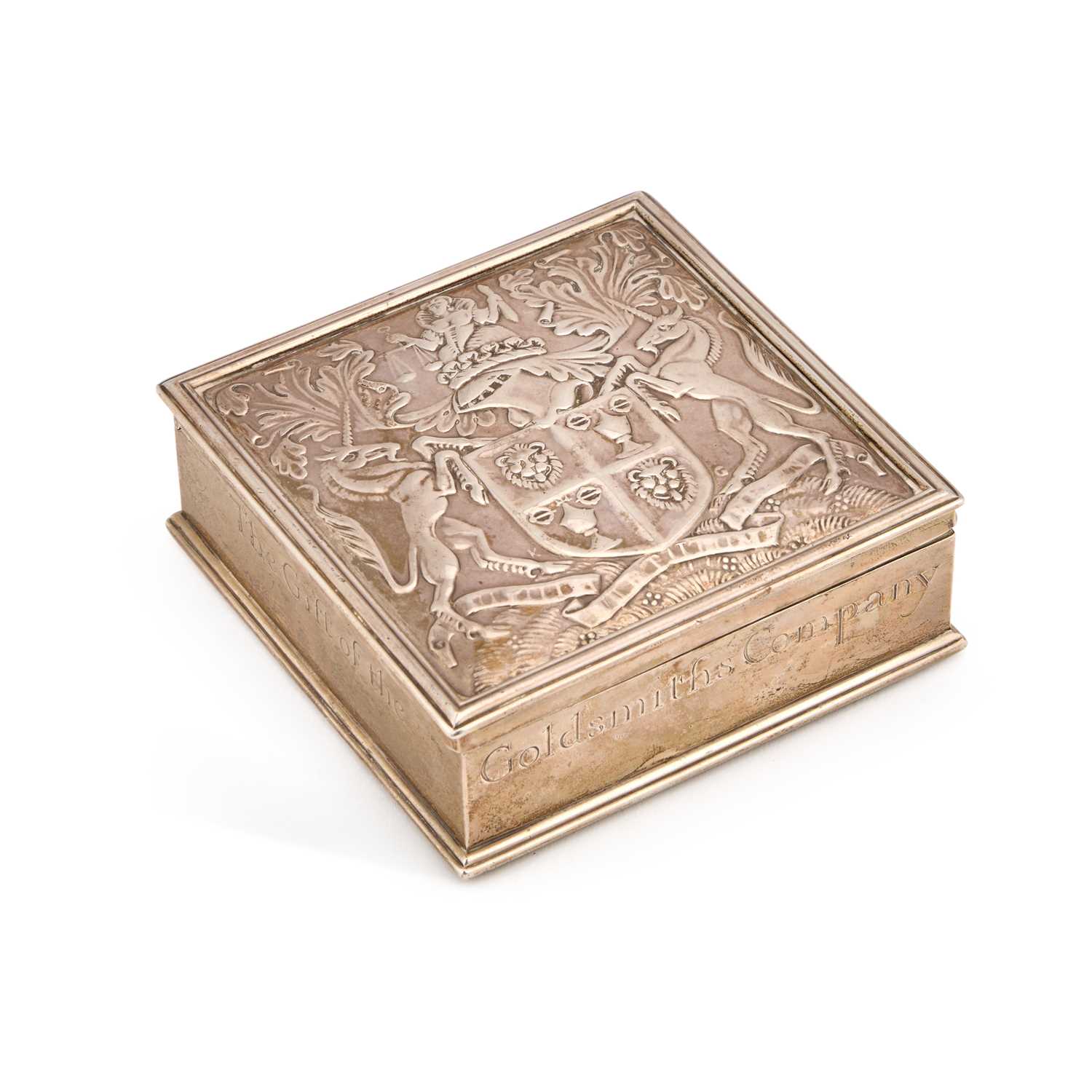 Lot 144 - A GEORGE V SILVER TABLE VESTA BOX